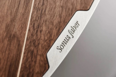 Olympica-nova-1-walnut-closeup